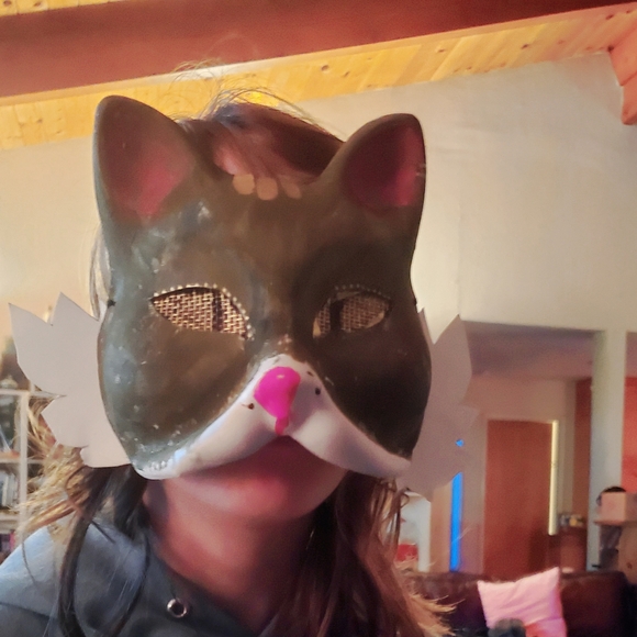 Meet your Posher, Ally - Picture 2 of 2